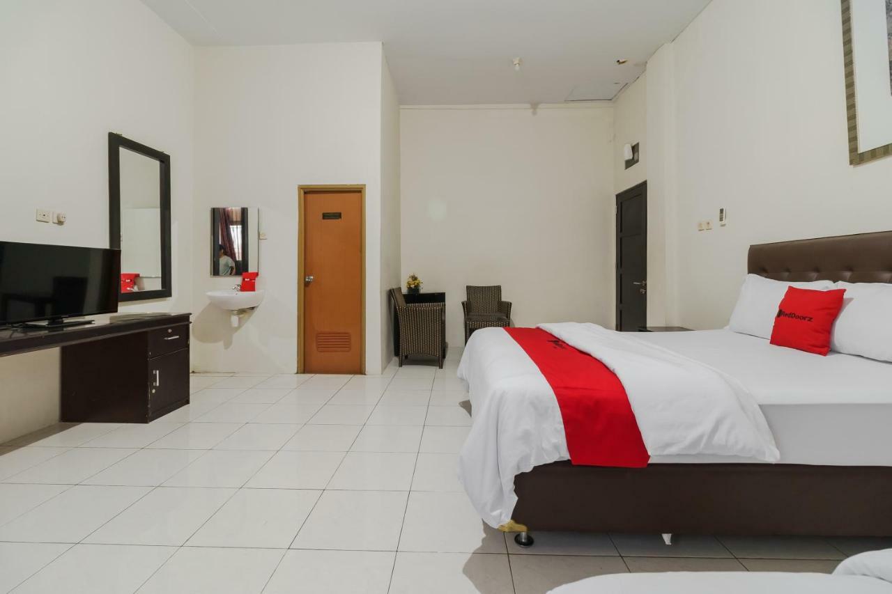 Reddoorz Syariah Near Fort Marlborough Bengkulu Bagian luar foto